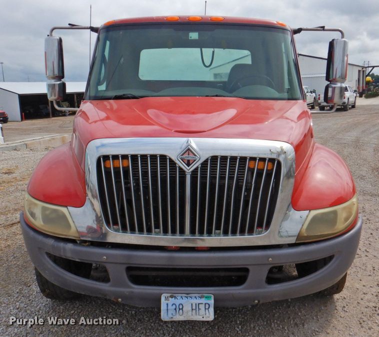 image for item DP4820 2003 International 4300  dump flatbed truck