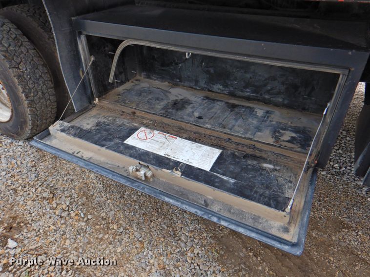 image for item DP4820 2003 International 4300  dump flatbed truck