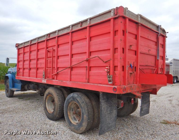 image for item DP4822 1977 GMC 6500  grain truck