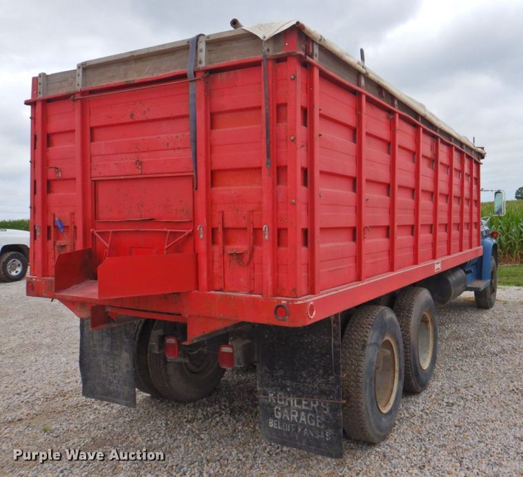 image for item DP4822 1977 GMC 6500  grain truck