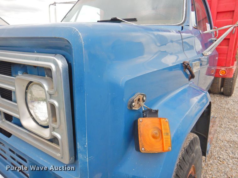 image for item DP4822 1977 GMC 6500  grain truck