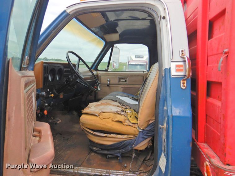 image for item DP4822 1977 GMC 6500  grain truck