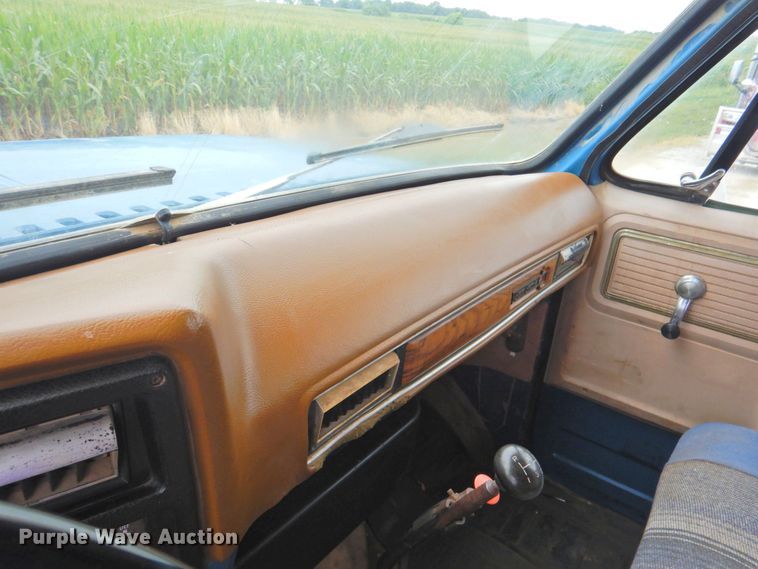 image for item DP4822 1977 GMC 6500  grain truck