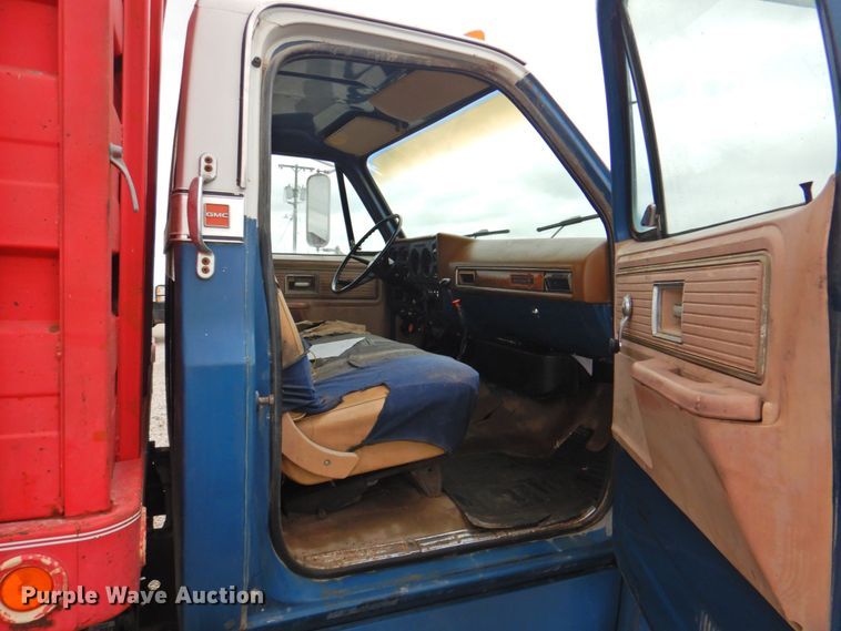 image for item DP4822 1977 GMC 6500  grain truck