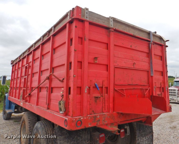 image for item DP4822 1977 GMC 6500  grain truck