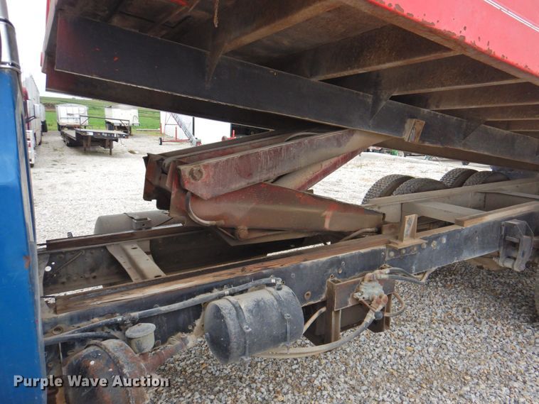 image for item DP4822 1977 GMC 6500  grain truck