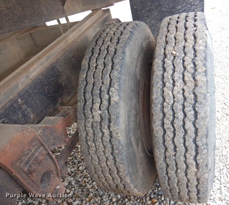 image for item DP4822 1977 GMC 6500  grain truck