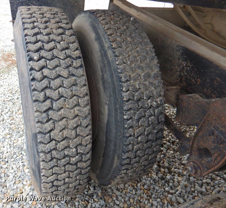 image for item DP4822 1977 GMC 6500  grain truck