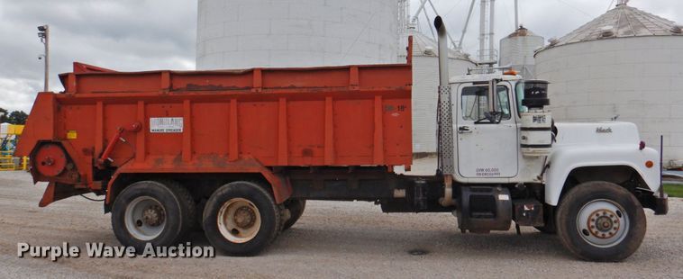 image for item DP4824 1989 Mack RD688SX  manure spreader truck