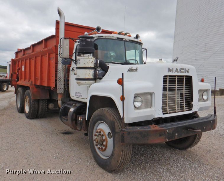 image for item DP4824 1989 Mack RD688SX  manure spreader truck