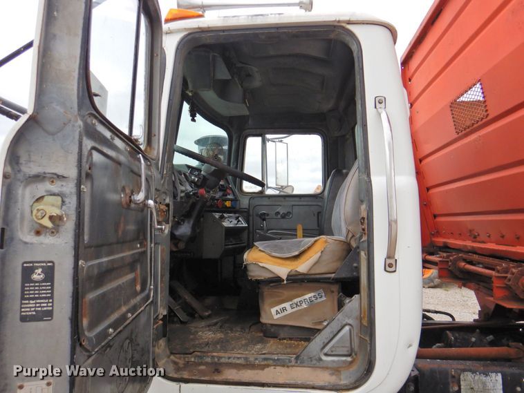 image for item DP4824 1989 Mack RD688SX  manure spreader truck