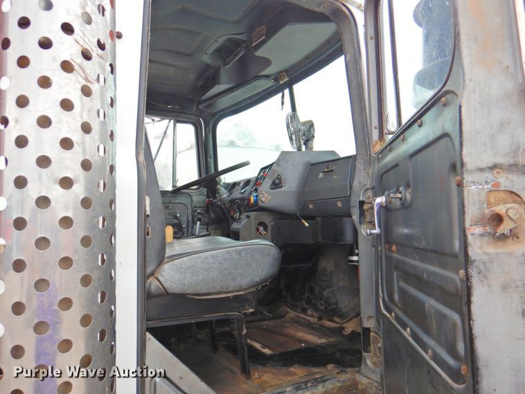 image for item DP4824 1989 Mack RD688SX  manure spreader truck