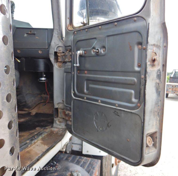 image for item DP4824 1989 Mack RD688SX  manure spreader truck