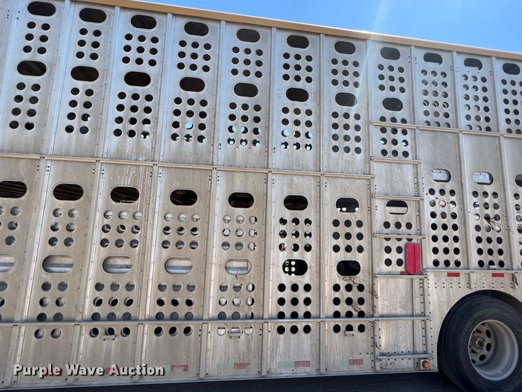 image for item DR1368 2005 Merritt  livestock trailer