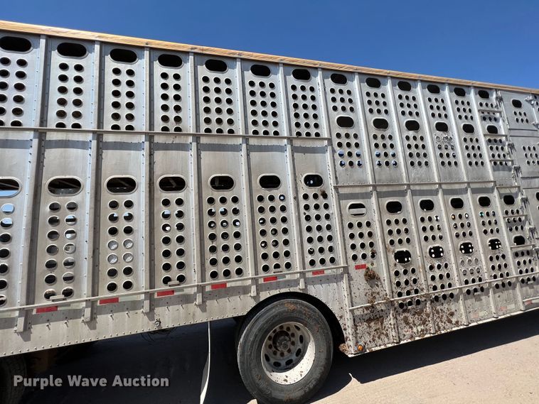 image for item DR1368 2005 Merritt  livestock trailer