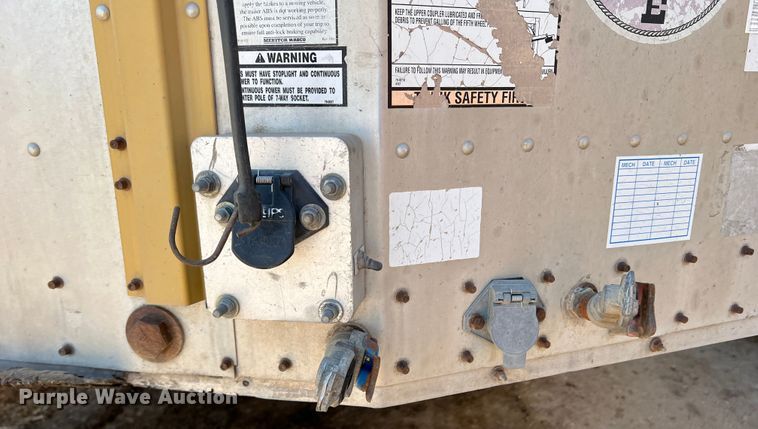 image for item DR1368 2005 Merritt  livestock trailer