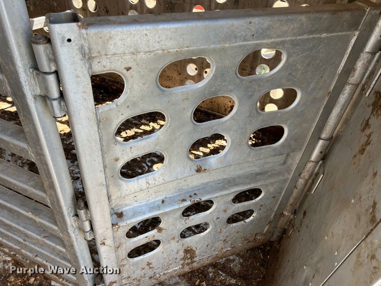 image for item DR1368 2005 Merritt  livestock trailer