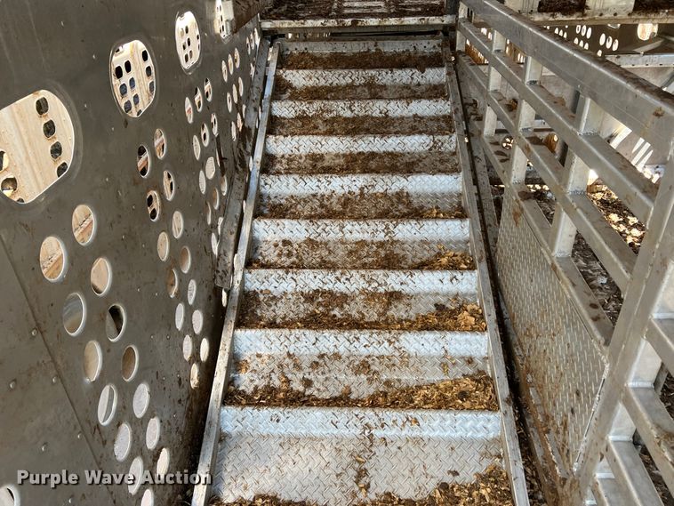 image for item DR1368 2005 Merritt  livestock trailer