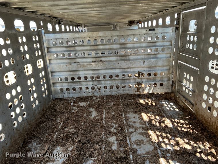 image for item DR1368 2005 Merritt  livestock trailer