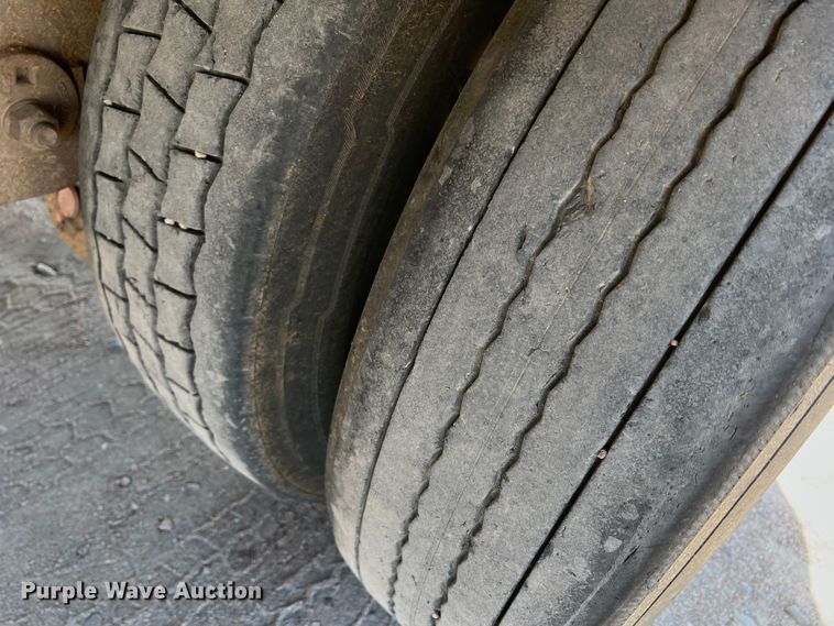 image for item DR1368 2005 Merritt  livestock trailer