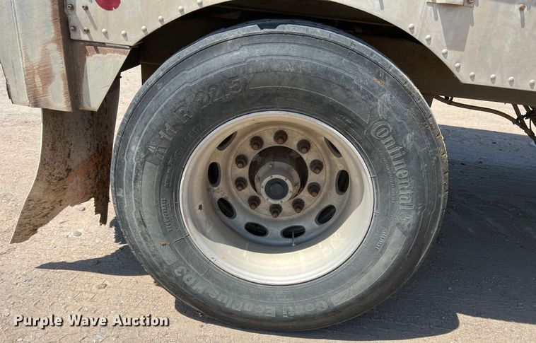 image for item DR1368 2005 Merritt  livestock trailer