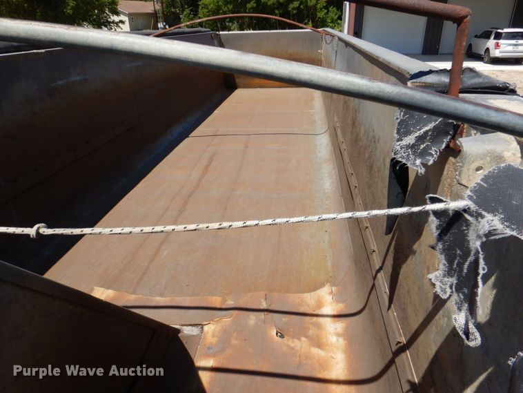 image for item DR1956 1995 Mate  end dump trailer