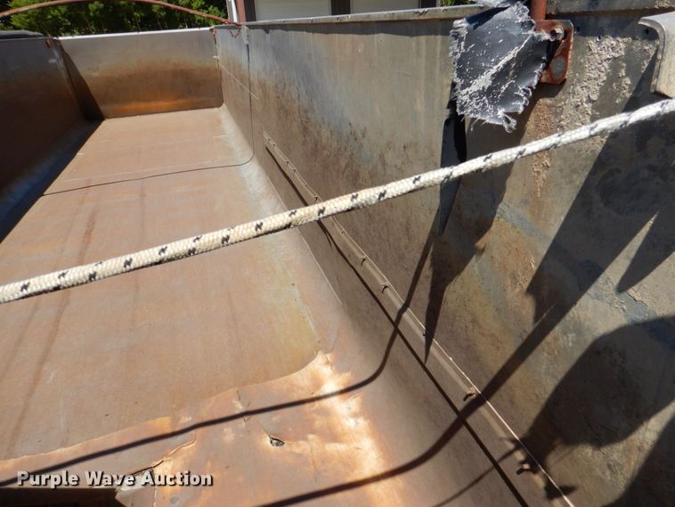 image for item DR1956 1995 Mate  end dump trailer