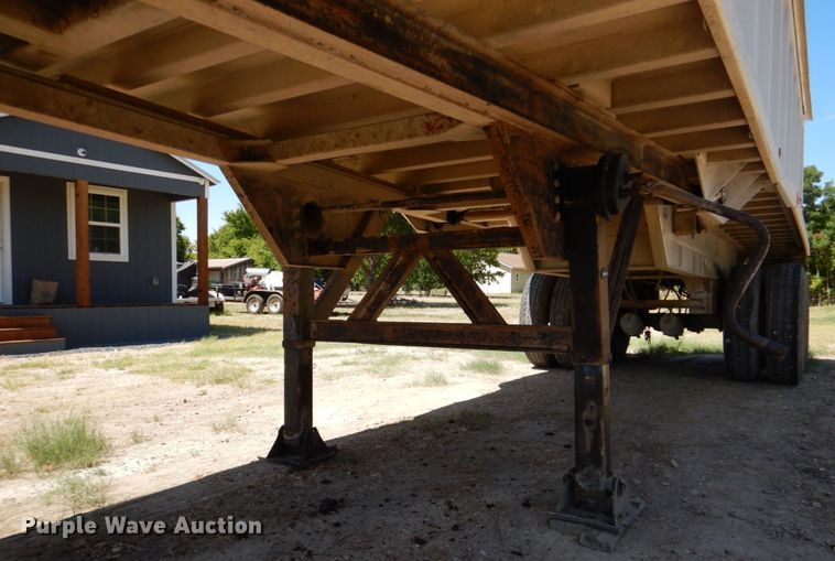 image for item DR1956 1995 Mate  end dump trailer