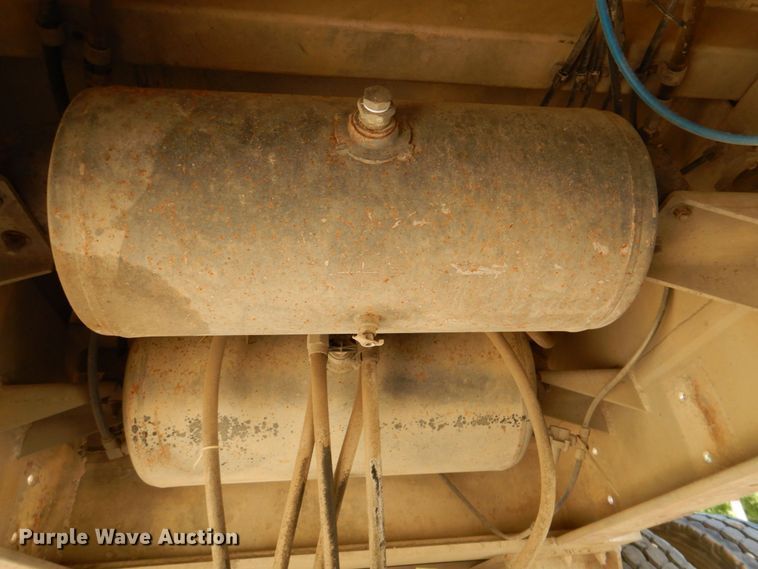 image for item DR1956 1995 Mate  end dump trailer