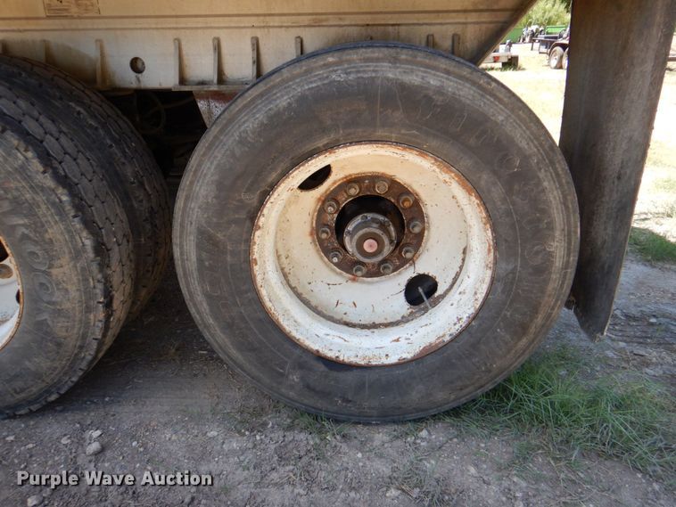 image for item DR1956 1995 Mate  end dump trailer