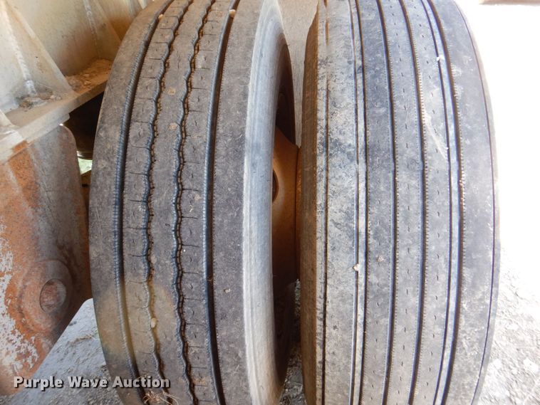 image for item DR1956 1995 Mate  end dump trailer