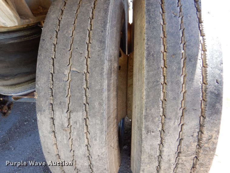 image for item DR1956 1995 Mate  end dump trailer