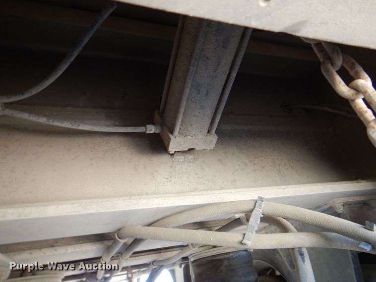 image for item DR1957 1996 Mate  end dump trailer