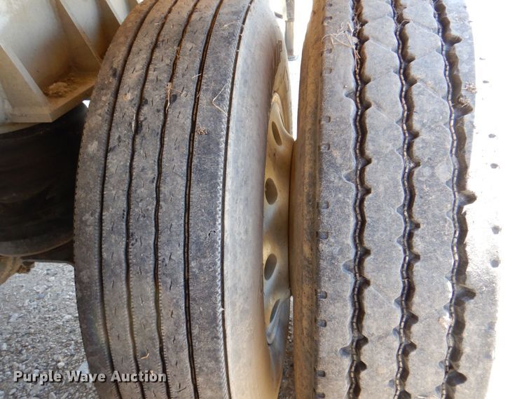 image for item DR1957 1996 Mate  end dump trailer