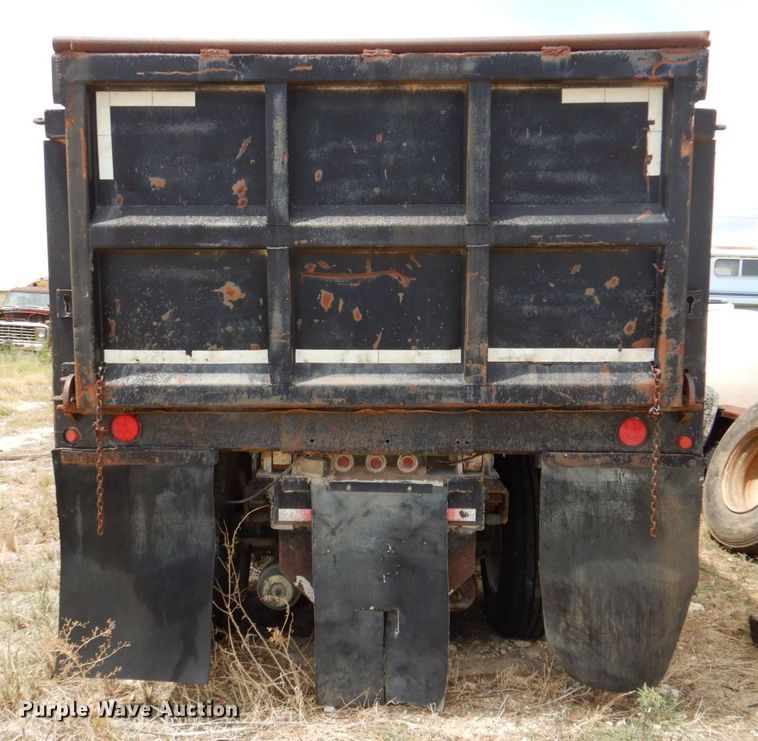 image for item DR1989 1994 Freightliner FLD120  dump truck