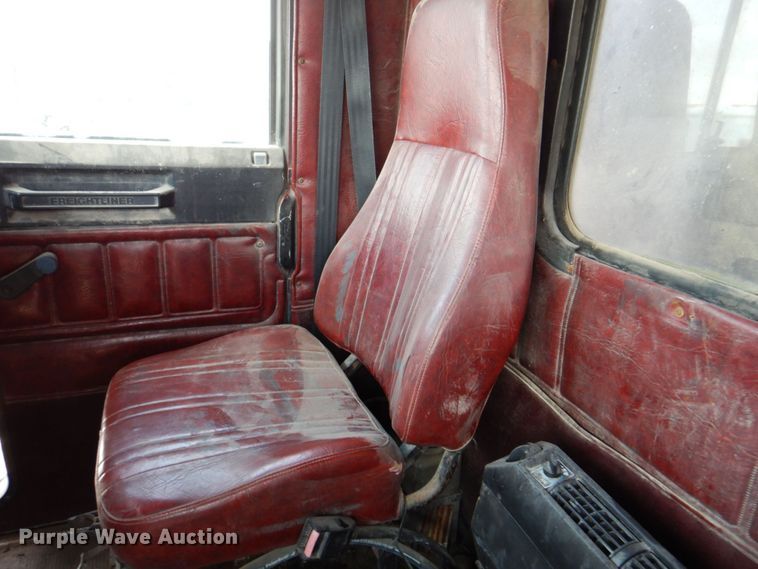 image for item DR1989 1994 Freightliner FLD120  dump truck