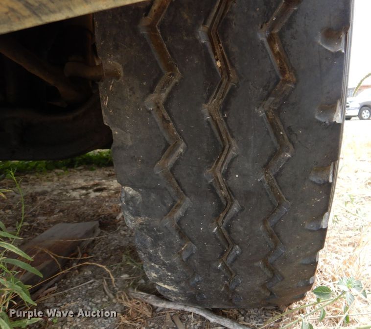 image for item DR1989 1994 Freightliner FLD120  dump truck