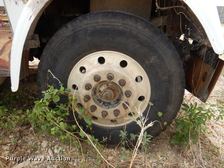 image for item DR1989 1994 Freightliner FLD120  dump truck