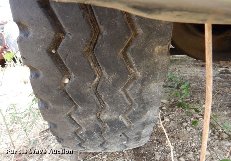 image for item DR1989 1994 Freightliner FLD120  dump truck