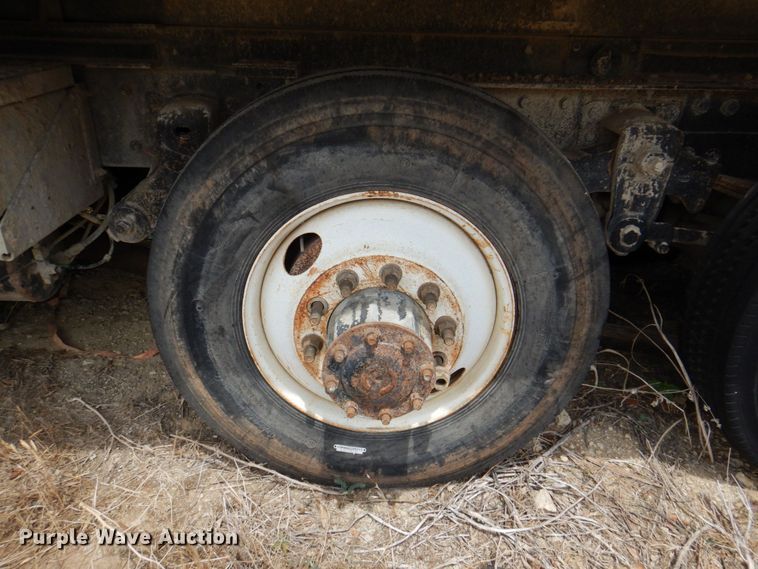 image for item DR1989 1994 Freightliner FLD120  dump truck