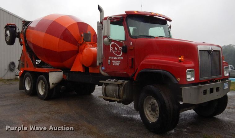 image for item DS1344 2004 International 5500i  ready mix truck