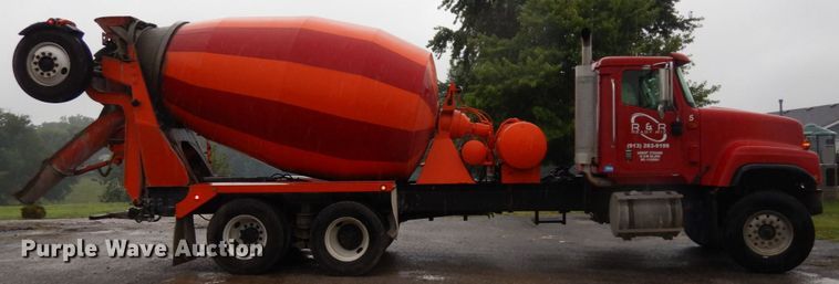 image for item DS1344 2004 International 5500i  ready mix truck