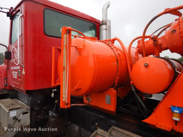 image for item DS1344 2004 International 5500i  ready mix truck