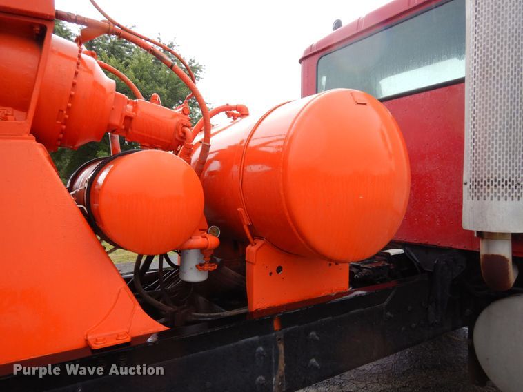 image for item DS1344 2004 International 5500i  ready mix truck