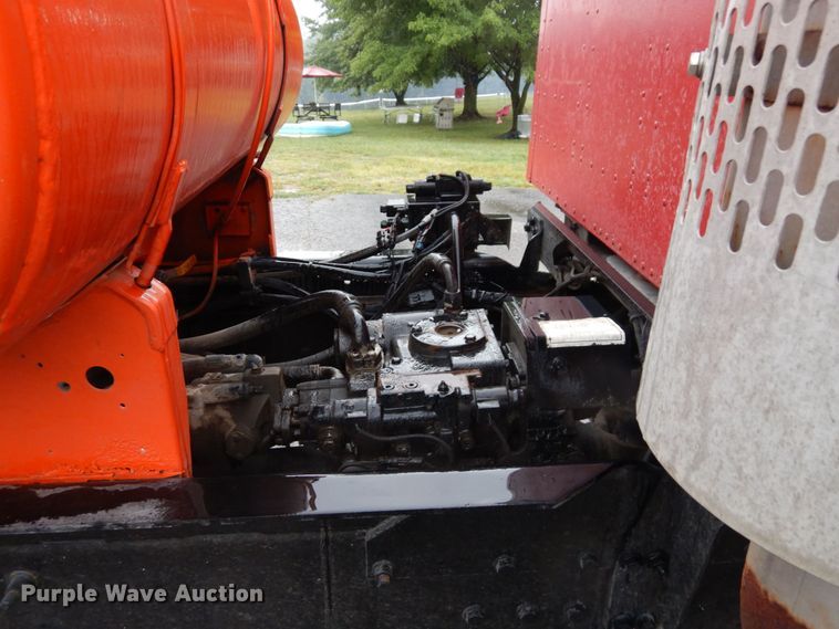 image for item DS1344 2004 International 5500i  ready mix truck