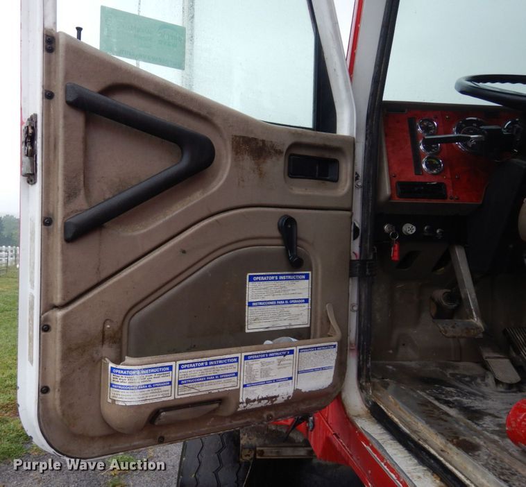 image for item DS1344 2004 International 5500i  ready mix truck