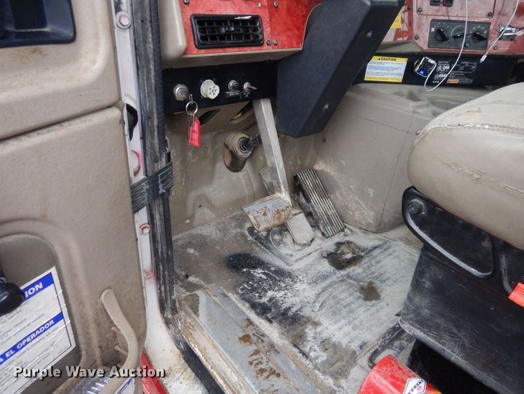 image for item DS1344 2004 International 5500i  ready mix truck