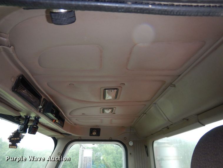 image for item DS1344 2004 International 5500i  ready mix truck