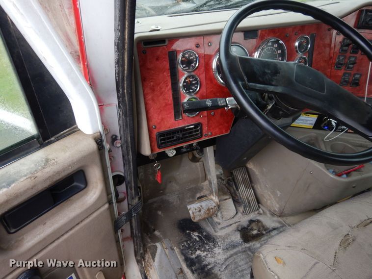 image for item DS1344 2004 International 5500i  ready mix truck