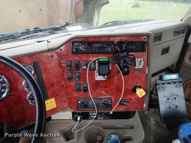 image for item DS1344 2004 International 5500i  ready mix truck